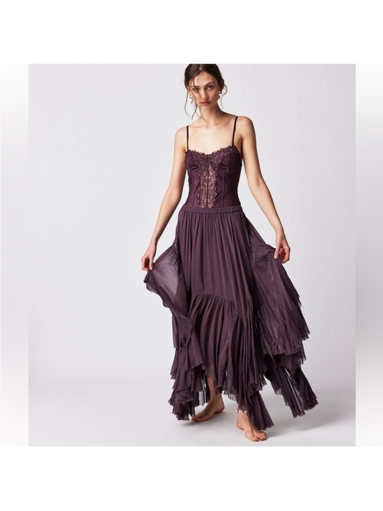 Fp One Dresses & Skirts - ISO FREE PEOPLE CLOVER SKIRT
